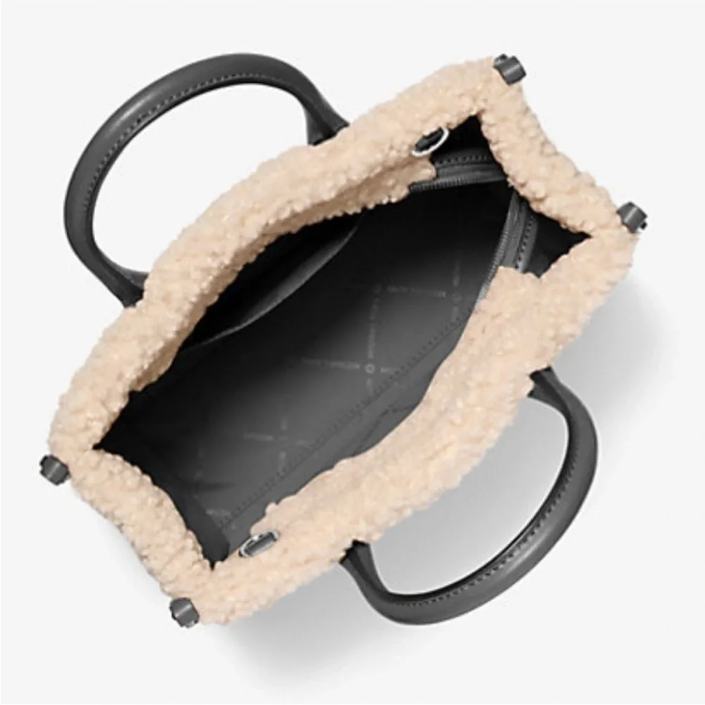 Michael Kors Cream and Black Crossbody Sheepskin Bag - Picture 5 of 8